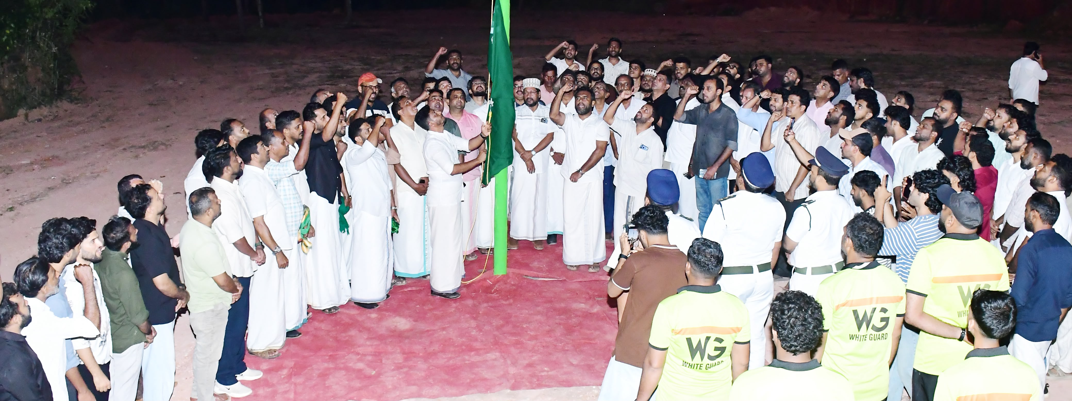 സമ്മേളന നഗരിയിൽ  പതാകയുയർന്നു; മുസ്‌ലിം യൂത്ത് ലീഗ് ജില്ലാ സമ്മേളനത്തിന് പ്രൗഢോജ്ജ്വല തുടക്കം