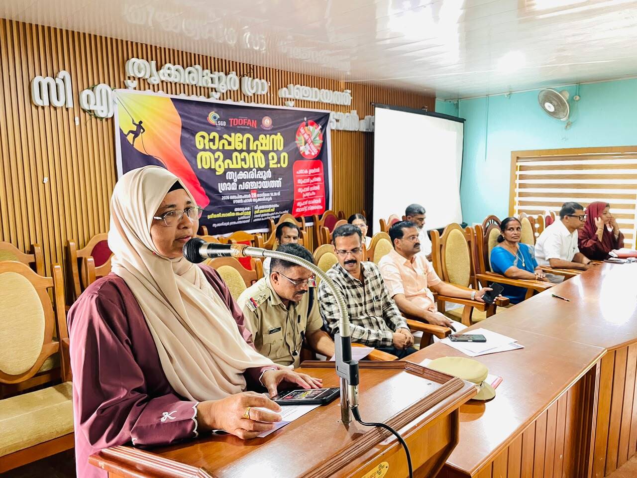 തൂഫാന്‍ രണ്ടാംഘട്ടത്തിന്റെ ഉദ്ഘാടനം ഗ്രാമപഞ്ചായത്ത് പ്രസിഡന്റ് സാജിത സഫറുല്ല നിര്‍വഹിക്കുന്നു